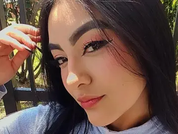 RoxxySweett  live sex cam