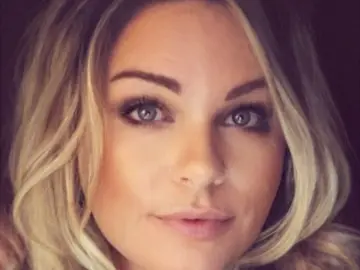 Charleigh  live sex cam