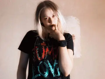 CoralineJons  live sex cam