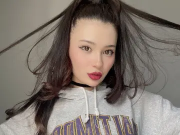 YuJinaMeow  live sex cam