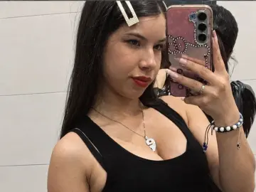 AylaKiss  live sex cam