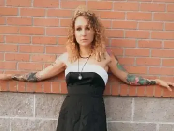 Triniti33  live sex cam