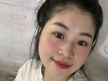Julia5  live sex cam