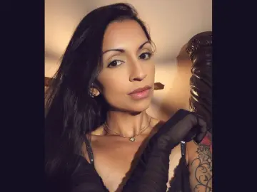 RavenRyan  live sex cam