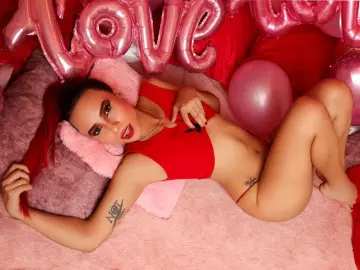 LeahMiler1  live sex cam