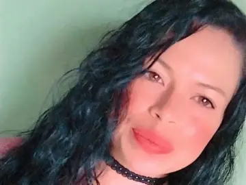 Tatis23  live sex cam