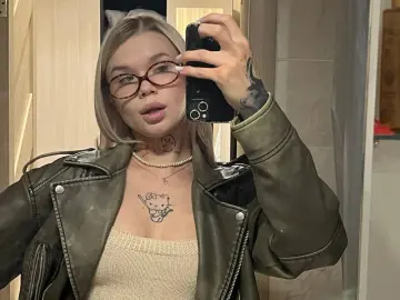 LizzFlores  live sex cam