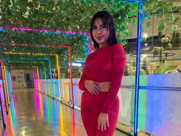 LauraHiill  live sex cam