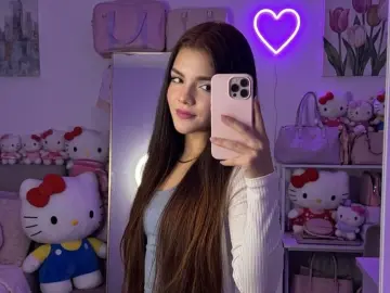 Saraah  live sex cam