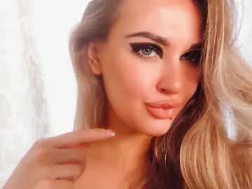 UntamedReinaXX  live sex cam