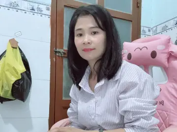 Luccy55  live sex cam