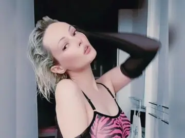 SoffyCrach  live sex cam