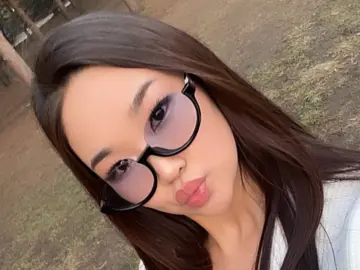 Veryhotasiangirl1  live sex cam