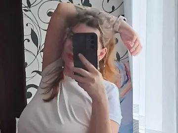 YourEmilie96  live sex cam