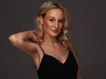 HEARTBREAKABLE  live sex cam