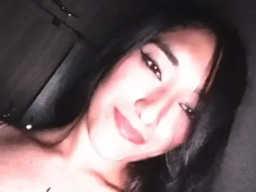 Babyglow  live sex cam