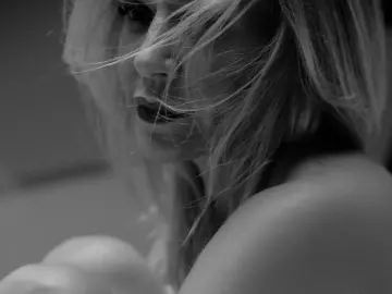 Alessandra933  live sex cam