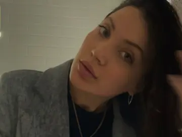 Vik_ki  live sex cam