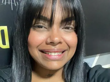 Ethaira69  live sex cam