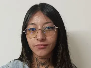 HollyJonesVSX  live sex cam