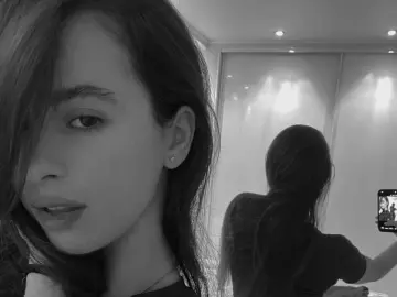 Your_mistress_now  live sex cam