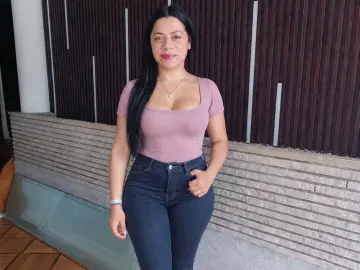 LizzyLinne  live sex cam