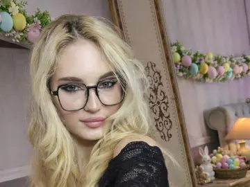 KanyaLopez  live sex cam