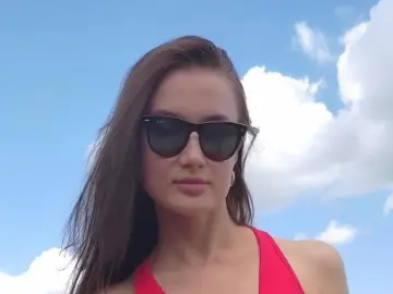 Leksa1  live sex cam