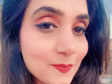 Komall  live sex cam