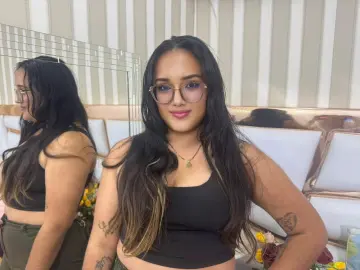 CarlyHadid1  live sex cam