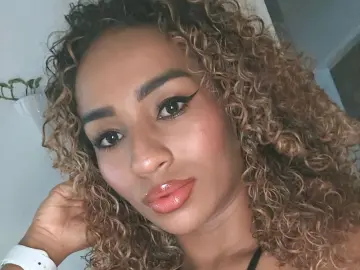ShairaBrown  live sex cam