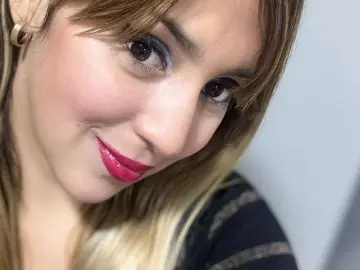 Pupipupii98  live sex cam