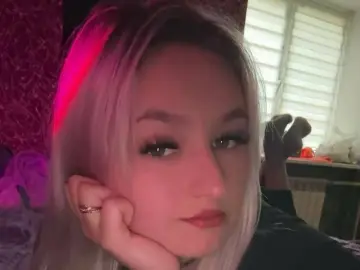 Graseneon777  live sex cam