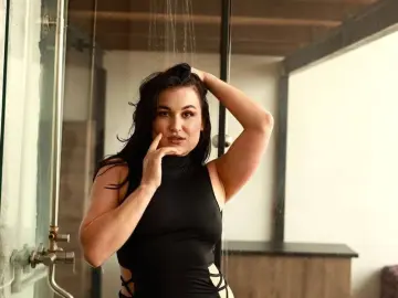 LilyFoxyyy  live sex cam