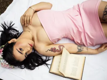 Connie4  live sex cam