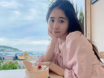 Emily2011  live sex cam