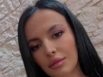 Emaa311  live sex cam