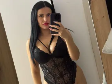 Emaa311  live sex cam