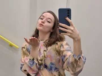 Melonika  live sex cam