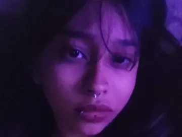 Andrea65  live sex cam