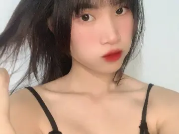 Lynny2  live sex cam