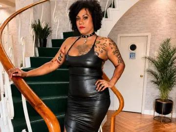ParisHazell  live sex cam