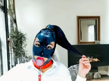 SaraCastle01  live sex cam