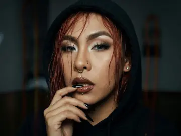 SaraCastle01  live sex cam