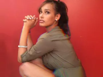 TallGirlVee  live sex cam