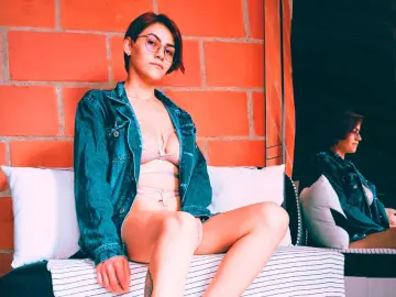 CrystalStarxx  live sex cam