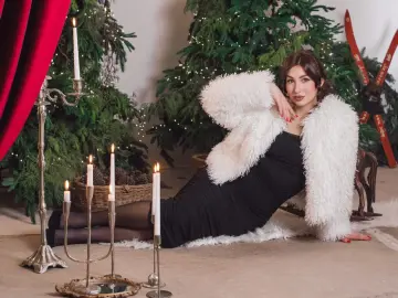 OliviaSmits  live sex cam