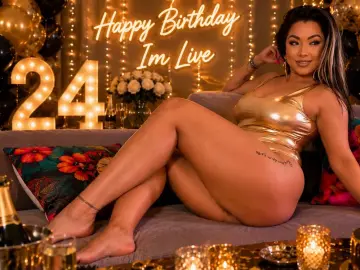 Kitttty4play  live sex cam
