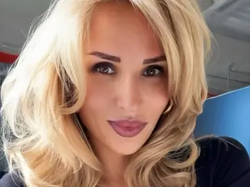 Yours_Mistake  live sex cam