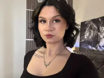 SaraBenson  live sex cam